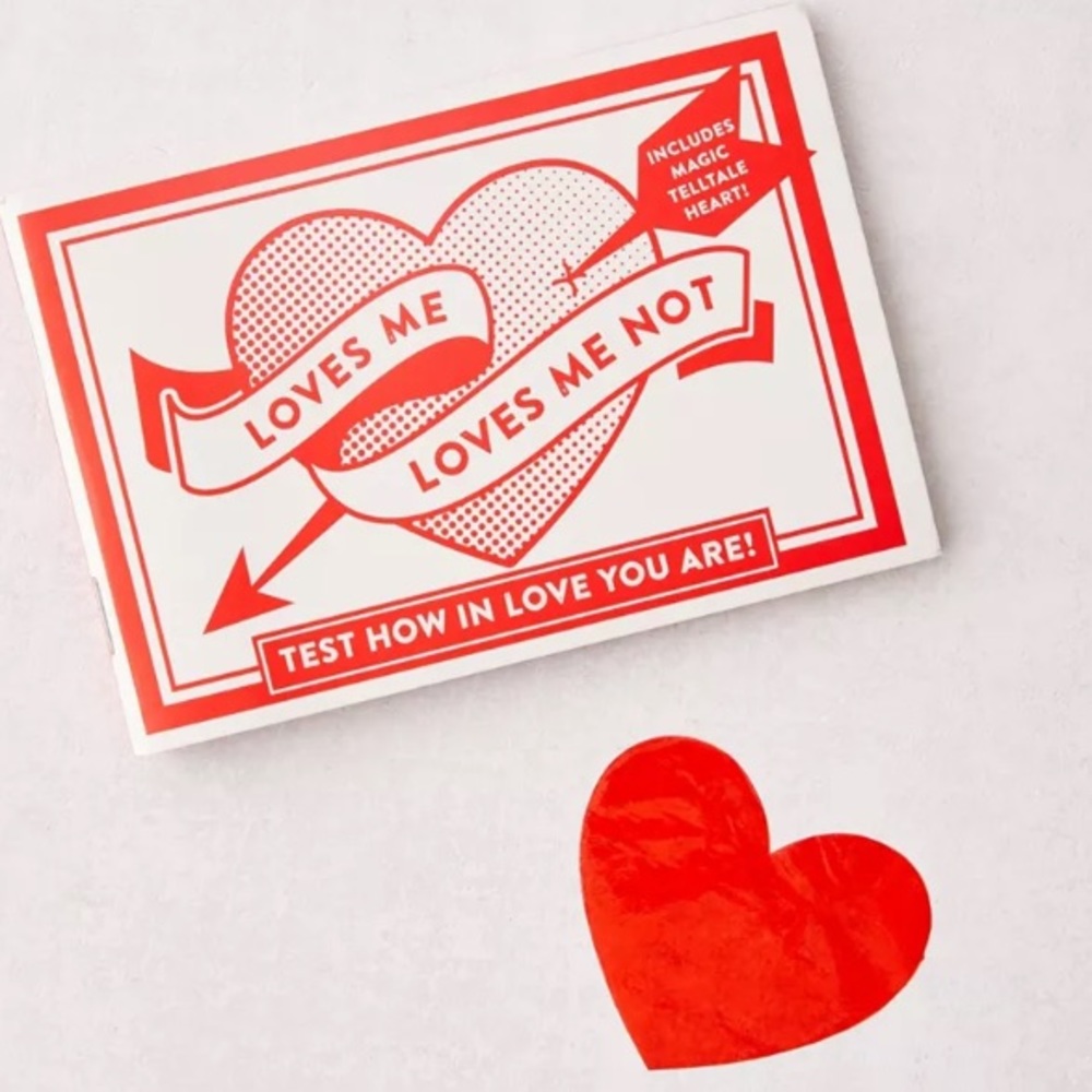 NEW UO loves me/loves me not fun booklet